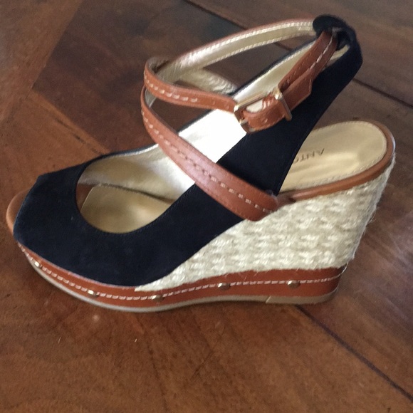 Wedge Sandals. - Picture 2 of 4
